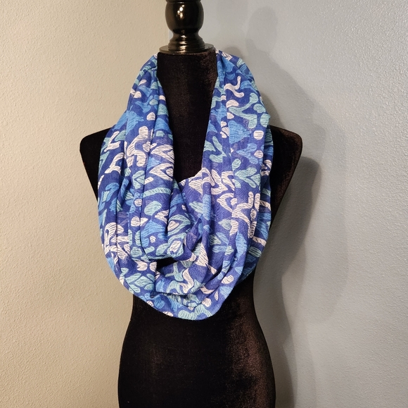 Blue toned Infinity Scarf - Picture 1 of 6